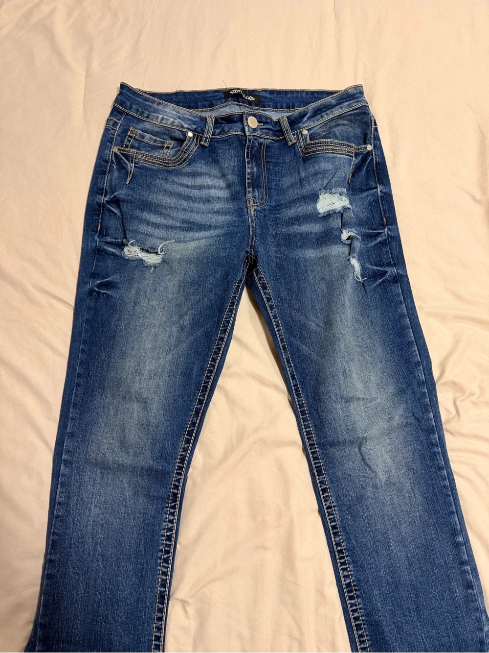 Dark Wash Embroidered Back Pocket Jeans - Blue